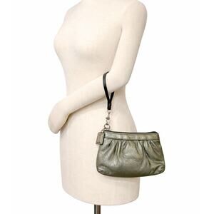 Coach Metallic Green Leather Wristlet – Silver-Tone Zip Clutch / Wallet